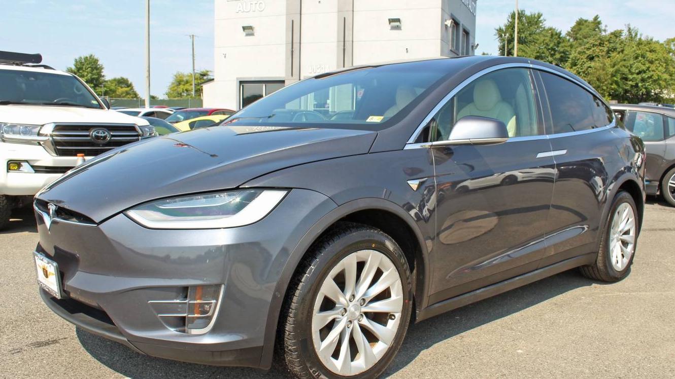 TESLA MODEL X 2020 5YJXCDE2XLF281527 image